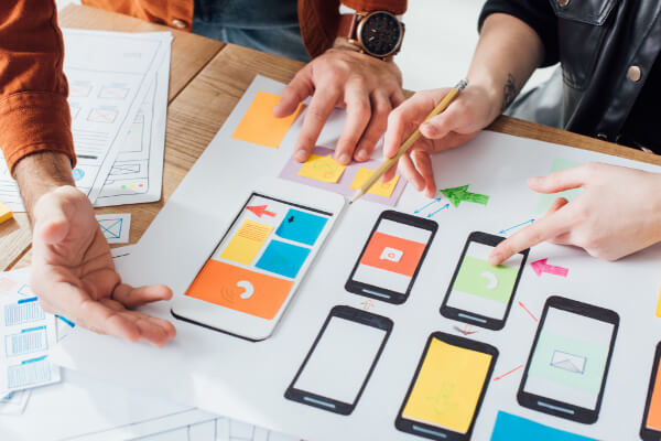 UX designers are analyzing the mobile user experience